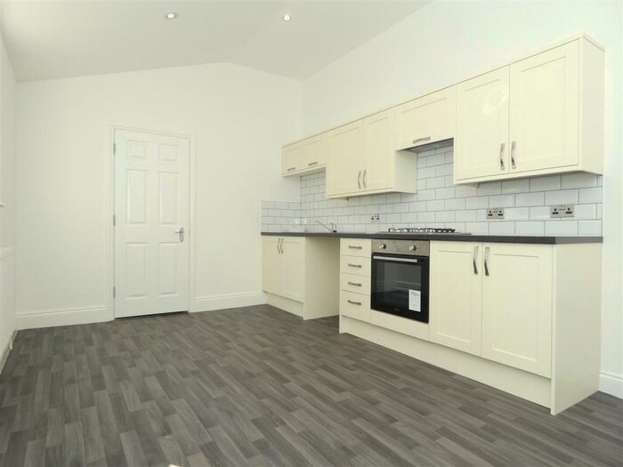 2 Bedroom Flat To Rent In Addington Street, Ramsgate, CT11