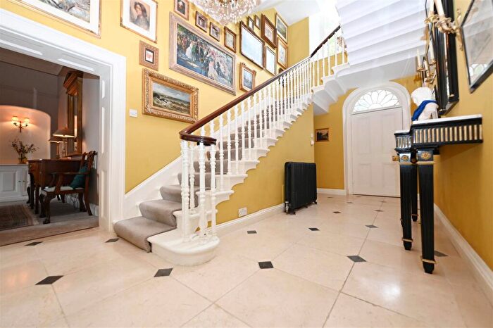 4 Bedroom Character Property For Sale In Frenchgate, Richmond, DL10