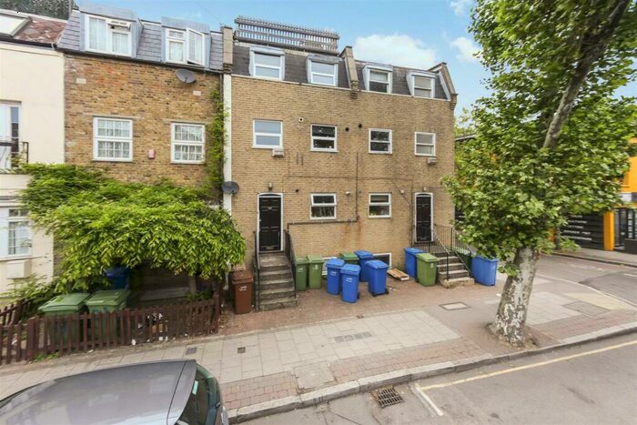 3 Bedroom Apartment To Rent In Plough Way, SE16