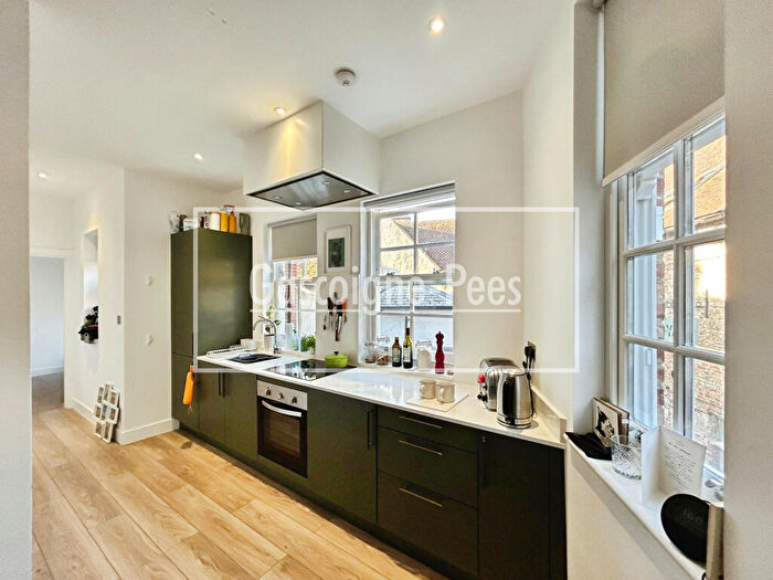 1 Bedroom Apartment To Rent In Midland House, Dorking, RH4