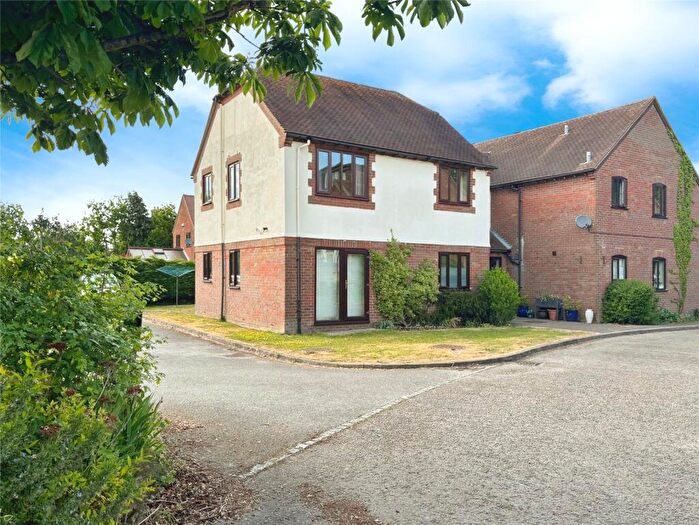 2 Bedroom Apartment For Sale In Shakespeare Orchard, Grendon Underwood, Aylesbury, HP18