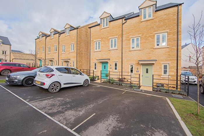 3 Bedroom Semi-Detached House To Rent In Tetbury, GL8