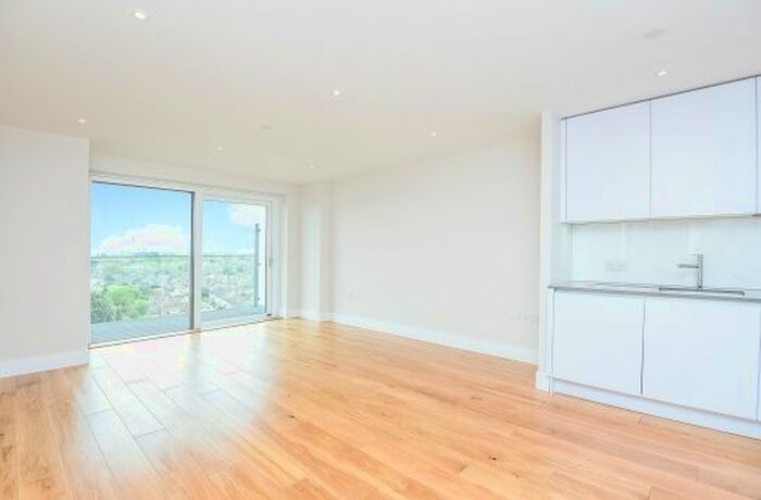 2 Bedroom Flat To Rent In Acton Walk, London, N20