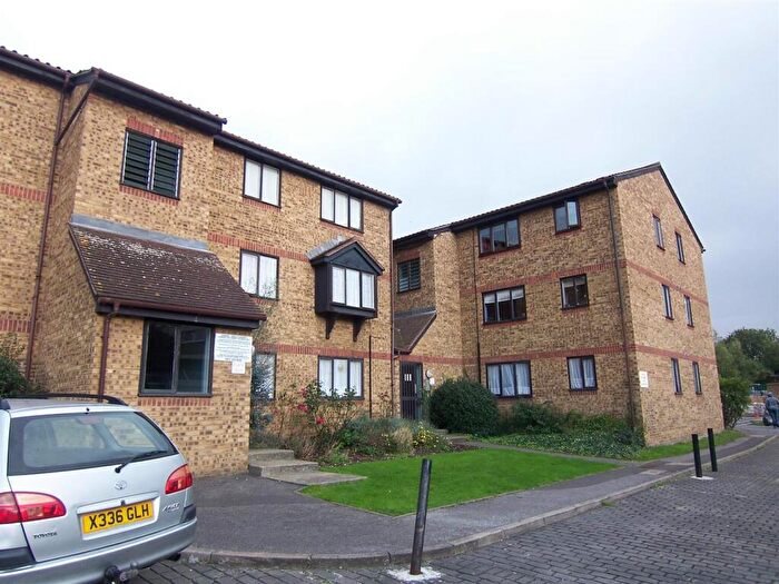 Studio To Rent In Athlone Court, Stocksfield Road, Walthamstow, E17