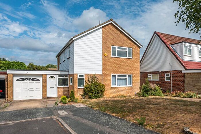 5 Bedroom Detached House For Sale In Howard Gardens, Guildford, Surrey, GU1