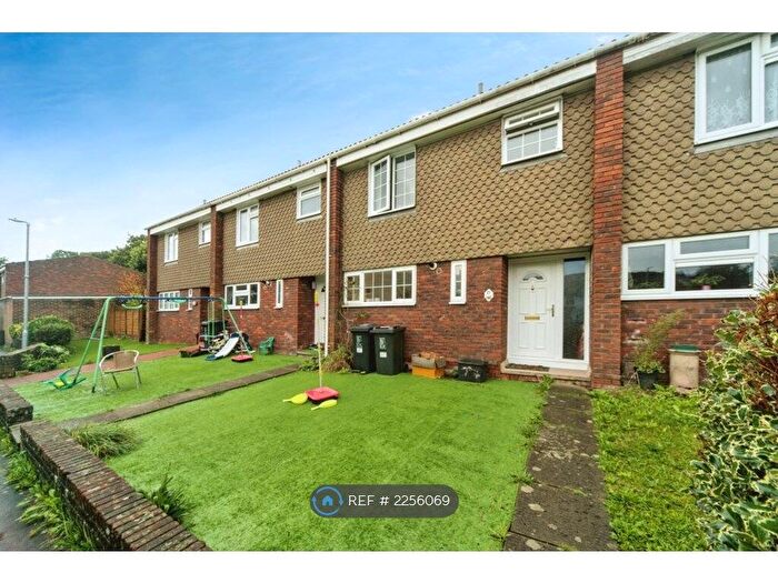 3 Bedroom Terraced House To Rent In Patchdean, Brighton, BN1