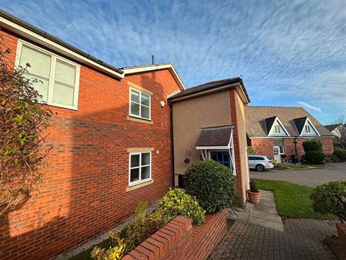2 Bedroom Flat To Rent In Scholars Court, Cross Street, Neston, CH64