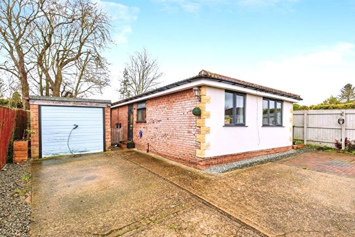 2 Bedroom Detached Bungalow For Sale In Villa Close, Branston, Lincoln, LN4