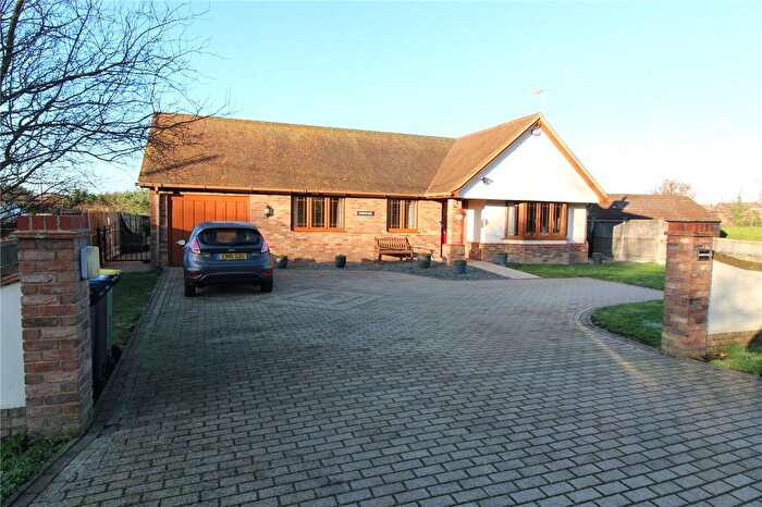 3 Bedroom Bungalow For Sale In Kingsway, Hullbridge, Hockley, Essex, SS5