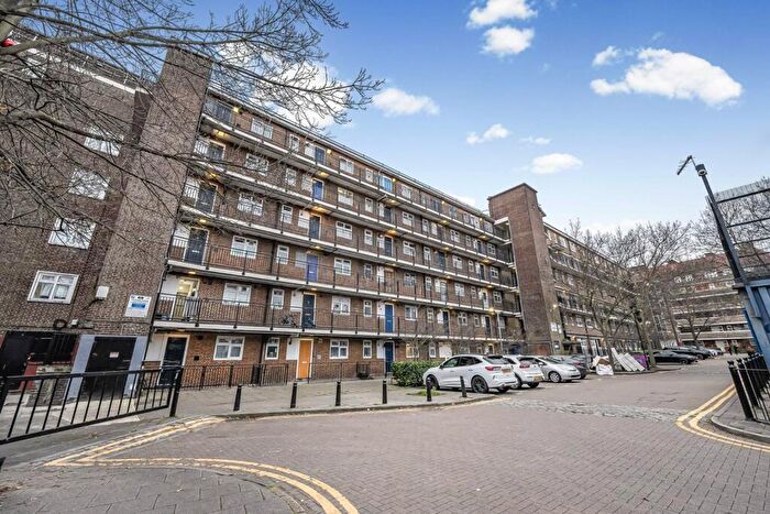2 Bedroom Flat To Rent In Cable Street, Shadwell, London, E1