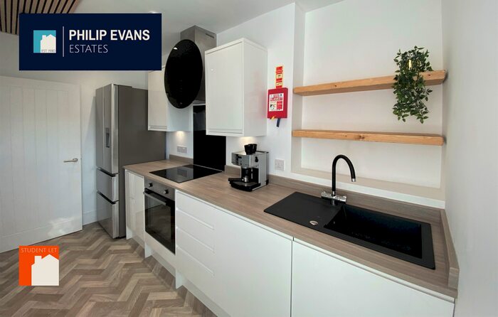 1 Bedroom Flat To Rent In Top Flat, North Parade, Aberystwyth, SY23