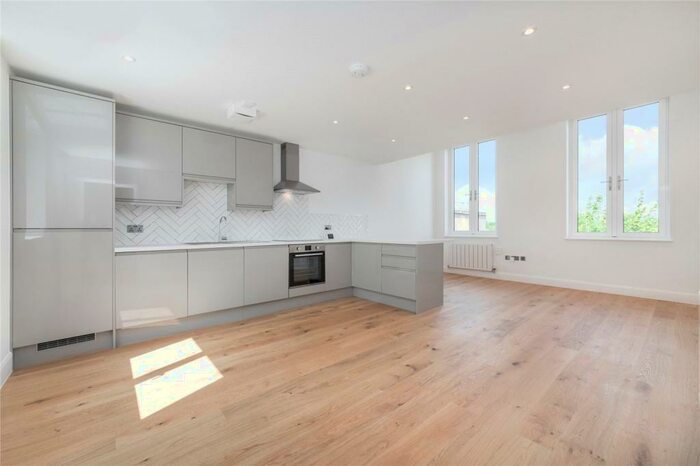 1 Bedroom Flat To Rent In Brayards Road, London, SE15
