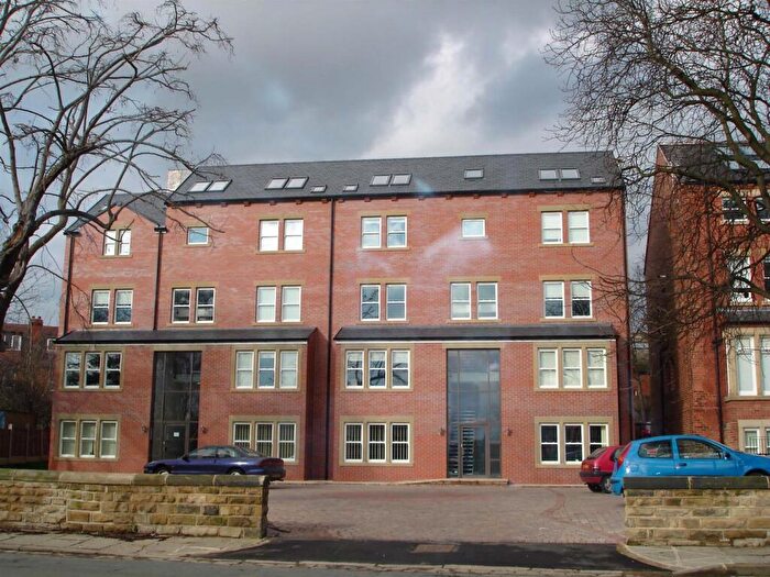 3 Bedroom Flat To Rent In Broomfield Cres, Leeds, LS6