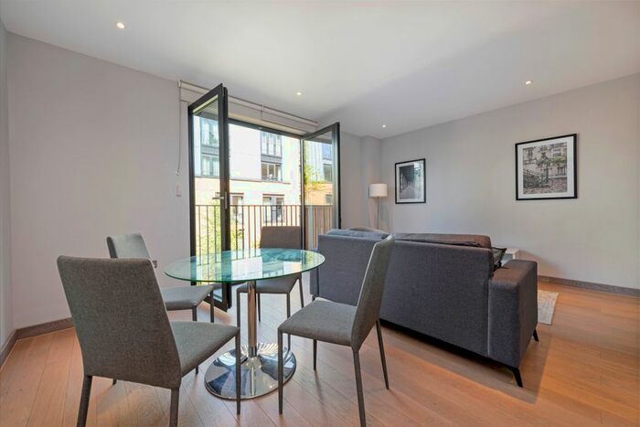 1 Bedroom Flat To Rent In Drapers Yard, London, SW18