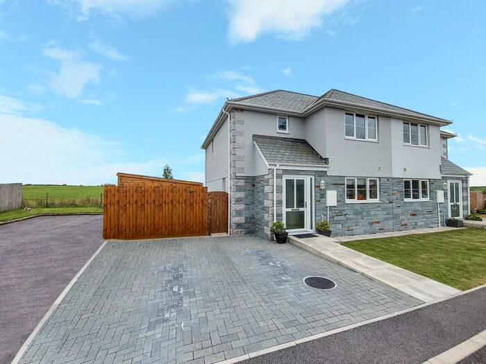 3 Bedroom Semi-Detached House For Sale In Bolventor, Launceston, PL15