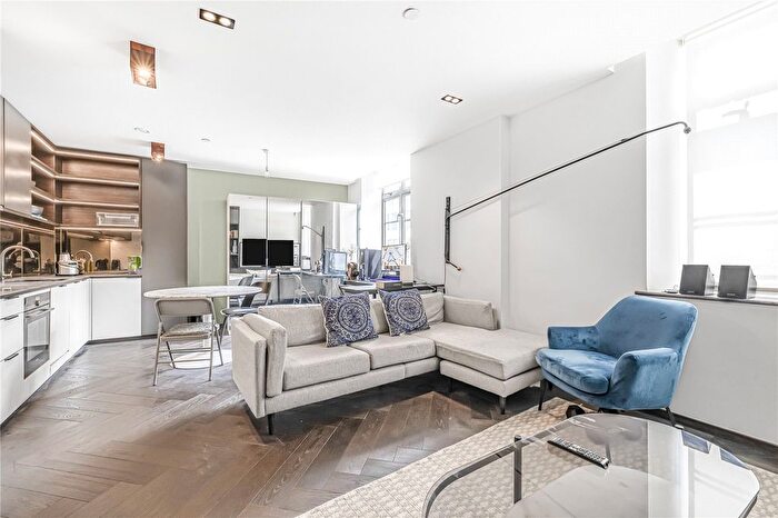 1 Bedroom Flat To Rent In - Poland Street, London, W1F