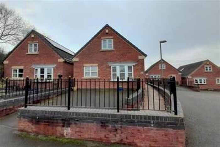 2 Bedroom Detached Bungalow To Rent In Malik Way, Heanor DE75