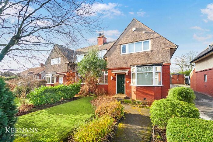 3 Bedroom Semi Detached House For Sale In Pleckgate Road, Blackburn, BB1