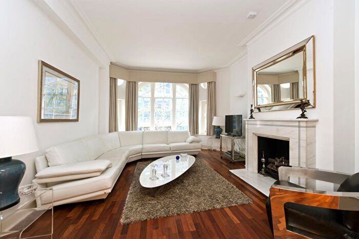 2 Bedroom Flat To Rent In Basil Street, London, SW3