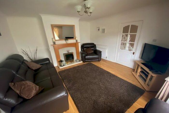 3 Bedroom Property To Rent In Oak Avenue, Walsall, WS2