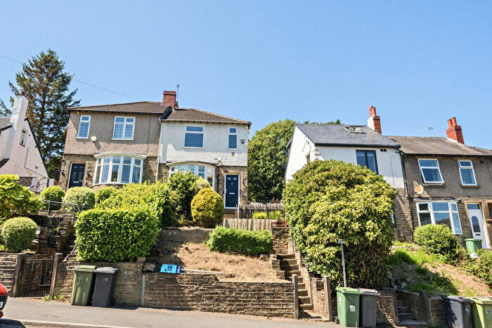 3 Bedroom Semi Detached House For Sale In Newsome Road, Huddersfield, HD4