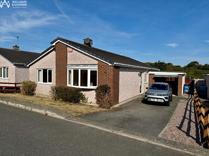 3 Bedroom Detached Bungalow For Sale In Nant Y Felin, Holyhead, Anglesey, LL65