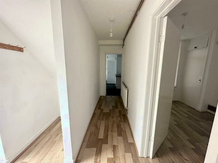 1 Bedroom Flat To Rent In North Street, Trallwn, Pontypridd, CF37