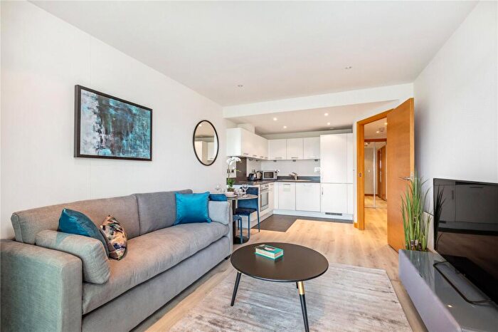 1 Bedroom Apartment To Rent In Eustace Building, Queenstown Road, London, SW11