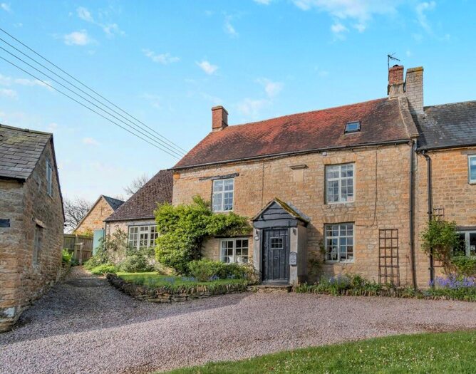 4 Bedroom Semi-Detached House For Sale In Stourton, Shipston-on-Stour, Warwickshire, CV36