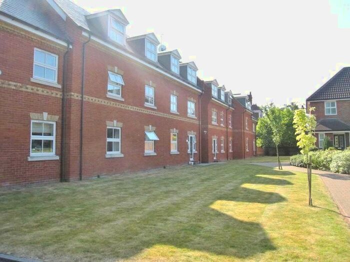 2 Bedroom Flat To Rent In Victoria Mews, St. Judes Road, Englefield Green, Egham, TW20