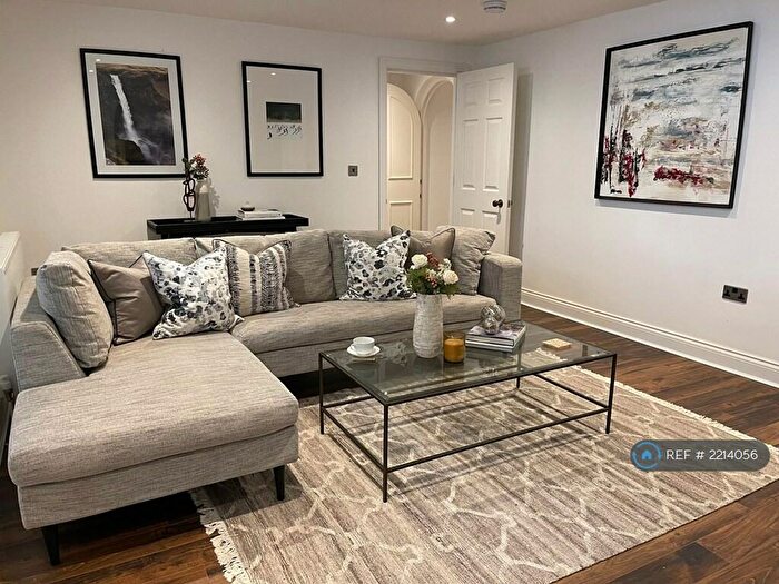 2 Bedroom Flat To Rent In Pennyfarthing House, Winchester, SO23