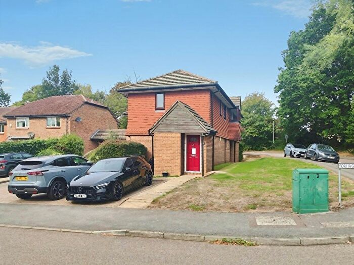 1 Bedroom Flat For Sale In Portia Grove, Warfield, Bracknell, RG42