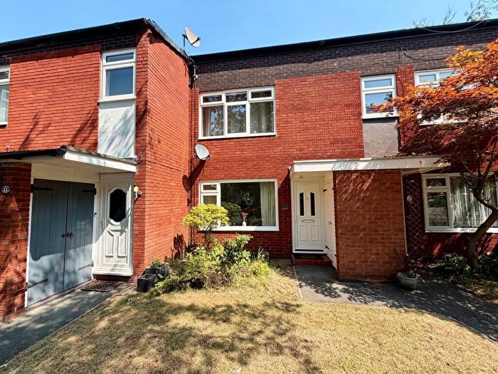 1 Bedroom Apartment To Rent In Beechfield Close, Sale, M33