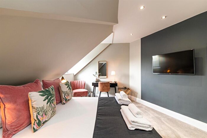 2 Bedroom Apartment To Rent In Chelmsford Grove, Sandyford, Newcastle Upon Tyne, NE2