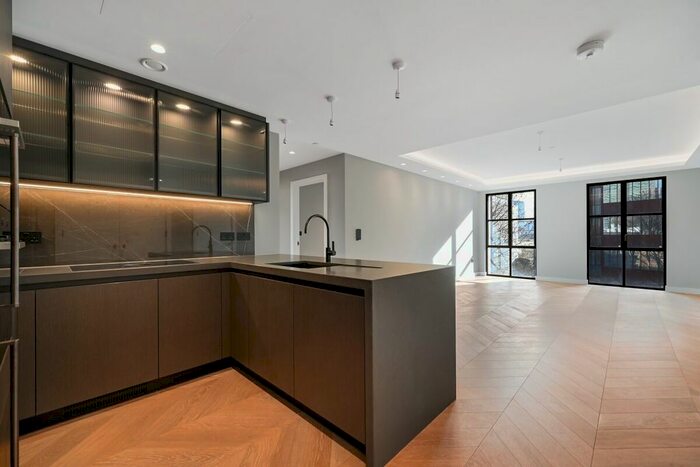 2 Bedroom Flat To Rent In Cleveland Street, London, W1T