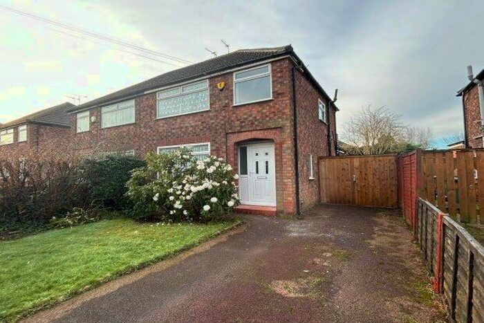 3 Bedroom Property To Rent In Stanhope Drive, Wirral, CH62