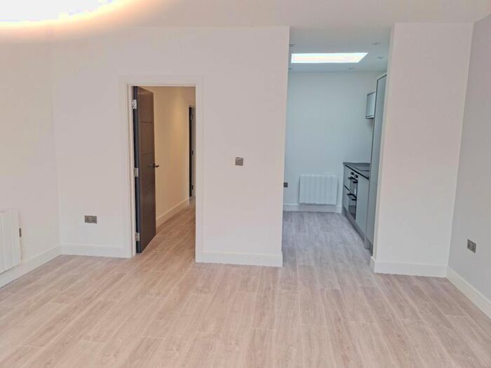 2 Bedroom Flat To Rent In - High Street, Harborne, Birmingham, B17