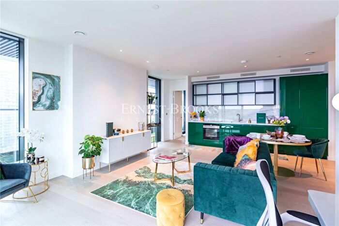 2 Bedroom Apartment To Rent In Bagshaw Building, The Wardian, Canary Wharf, E14