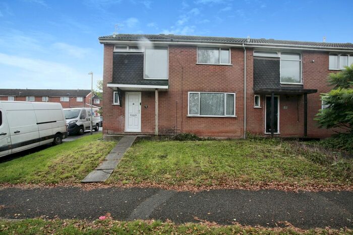 3 Bedroom End Of Terrace House For Sale In Cromdale Close, Nuneaton, Warwickshire, CV10
