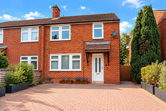 3 Bedroom Semi-Detached House For Sale In Hopewell Road, Baldock, SG7