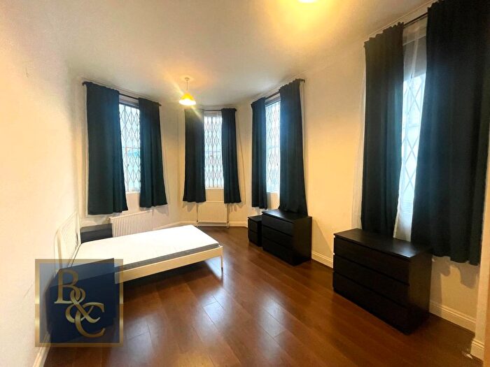 2 Bedroom Flat To Rent In Malden Road, London, NW5