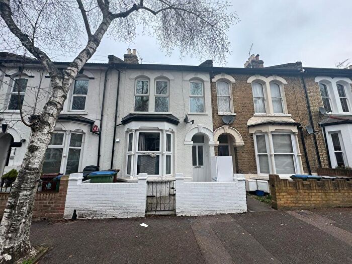 1 Bedroom Flat To Rent In Hazelwood Road, E17