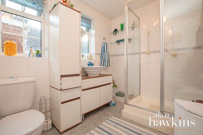 2 Bedroom Detached Bungalow For Sale In Kingsley Avenue, Royal Wootton Bassett, SN4