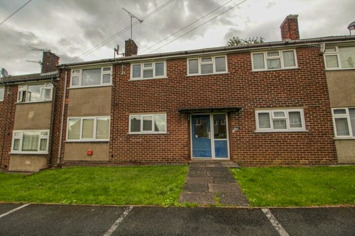 1 Bedroom Apartment To Rent In Highfield Road, Glossop, Derbyshire, SK13