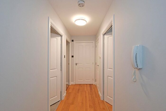 2 Bedroom Flat To Rent In B, South College Street, Aberdeen, AB11