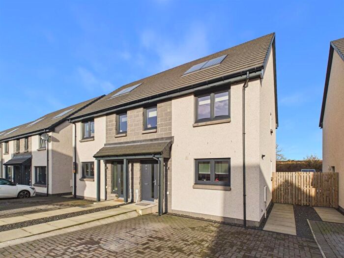 3 Bedroom Semi-Detached House For Sale In Sandilands Grove, Abernethy, PH2