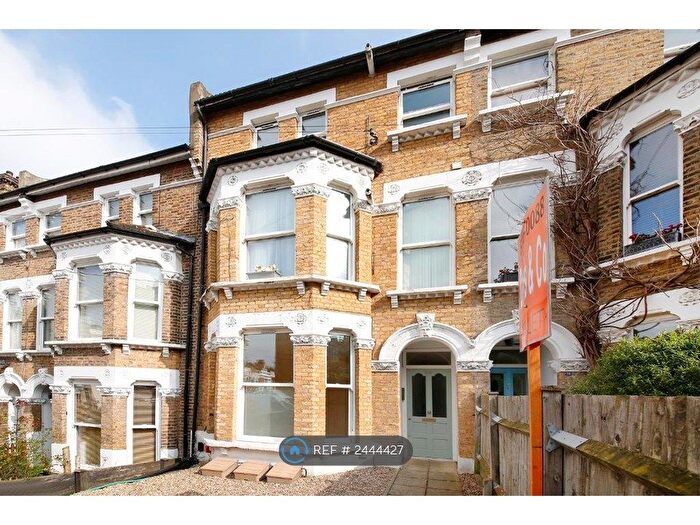 2 Bedroom Flat To Rent In Woodland Road, London, SE19