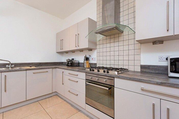 5 Bedroom Apartment To Rent In Gilmore Place, Edinburgh, EH3