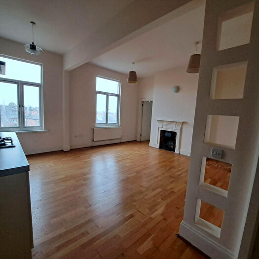 3 Bedroom Terraced House To Rent In Avenue Mansions, - St. Pauls Avenue, London, NW2