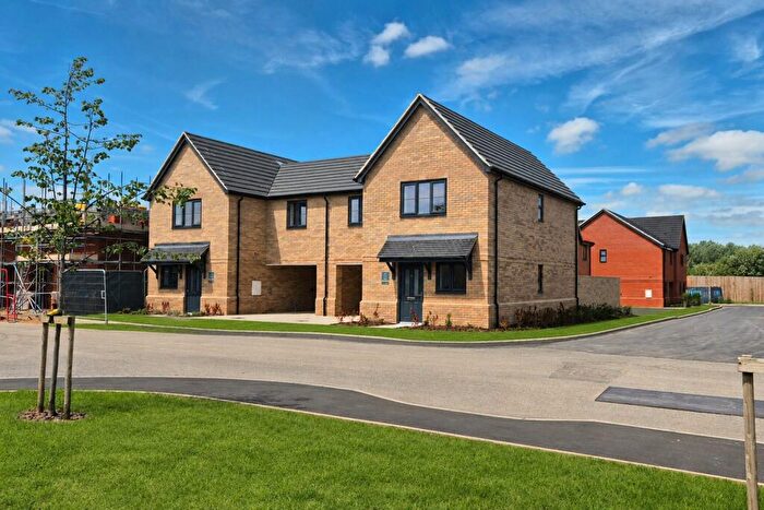 3 Bedroom Link Detached House For Sale In Norwich Road, Attleborough, NR17